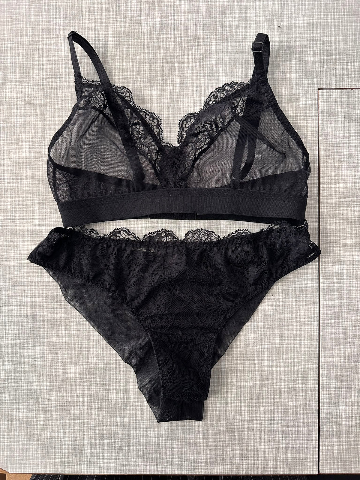 Sutien din tulle și dantelă neagră Noir Veil – LCD131