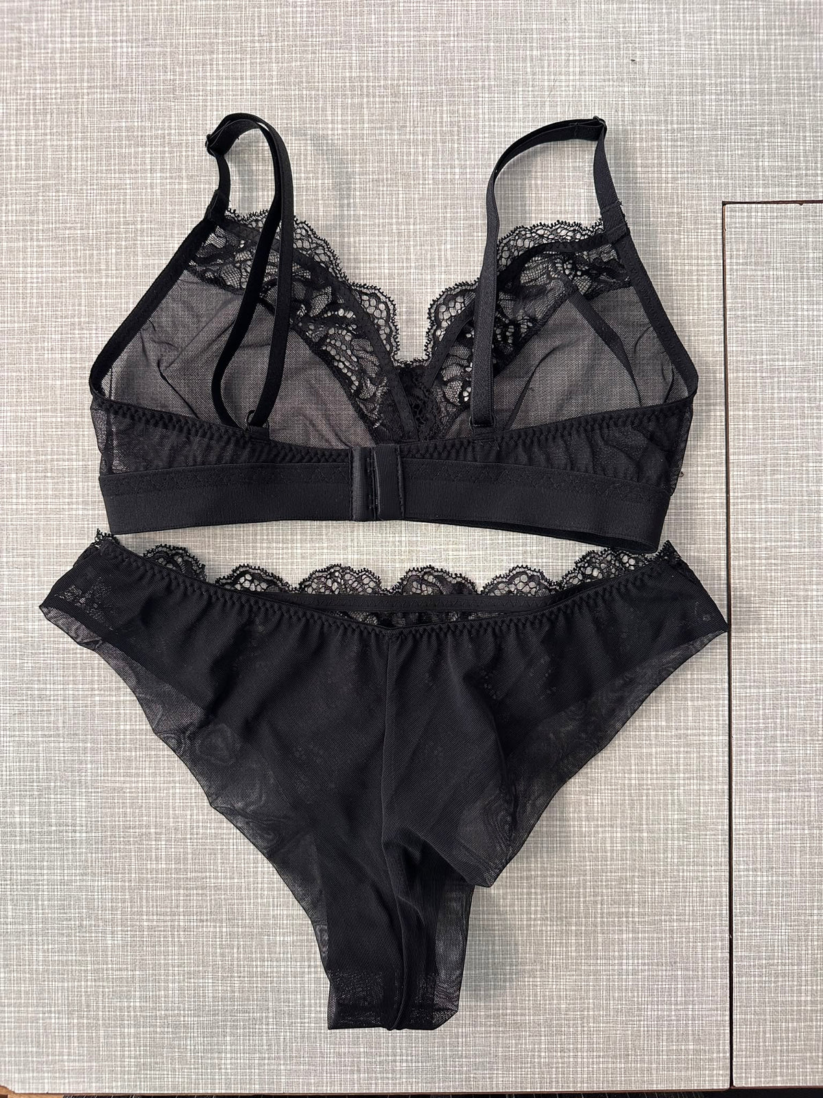 Sutien din tulle și dantelă neagră Noir Veil – LCD131