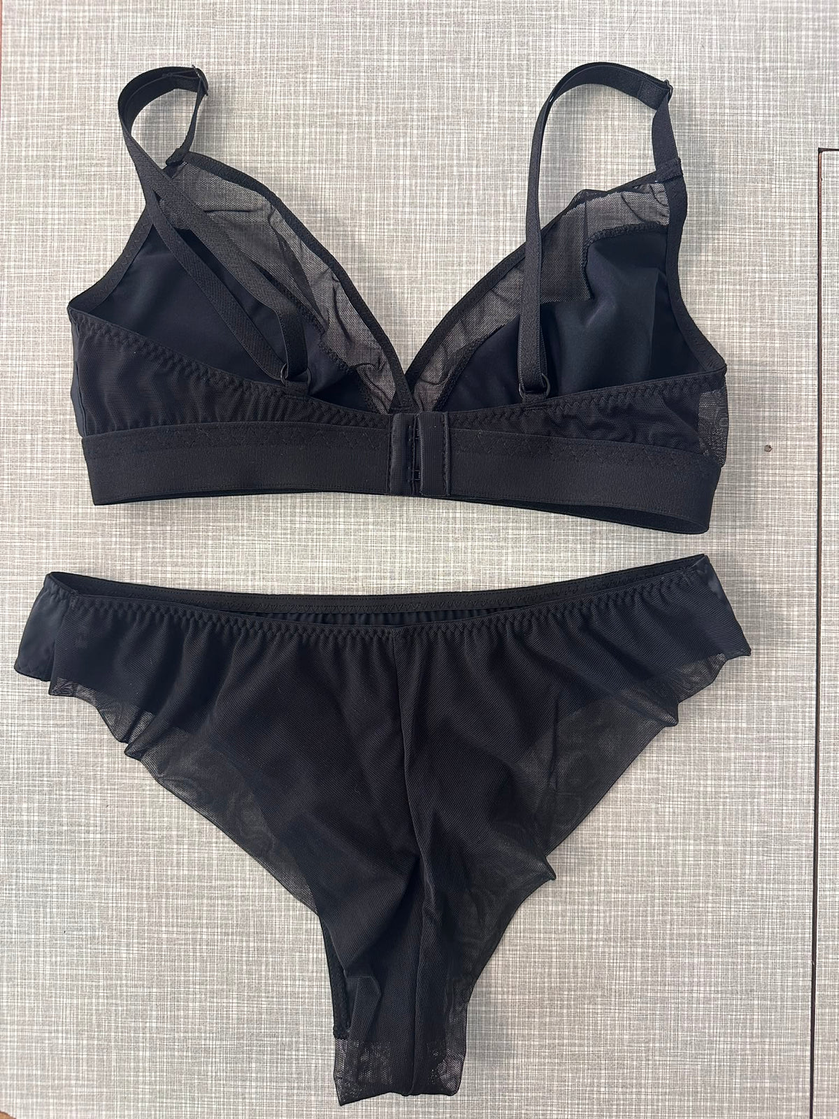 Sutien negru cu inserții din tulle Noir Satin – LCD 134