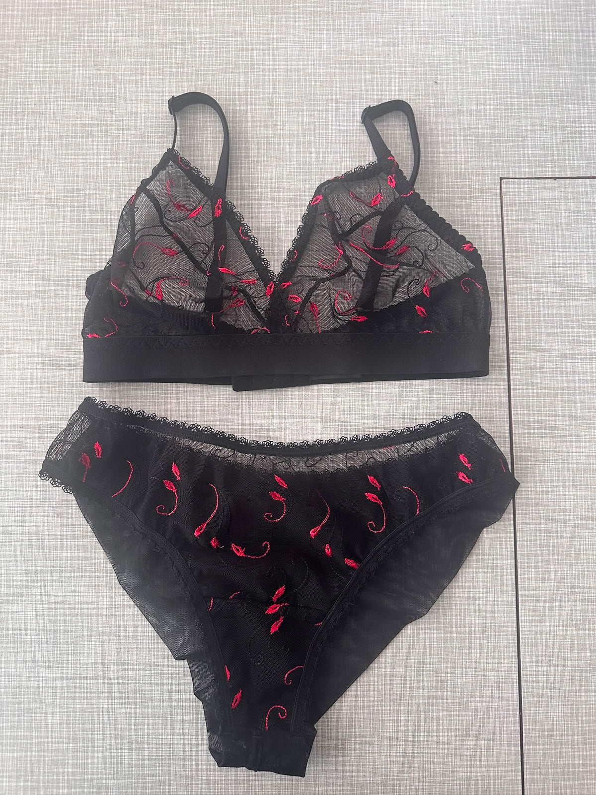 Chilot negru cu broderie roșie Scarlet Noir – LCD 135
