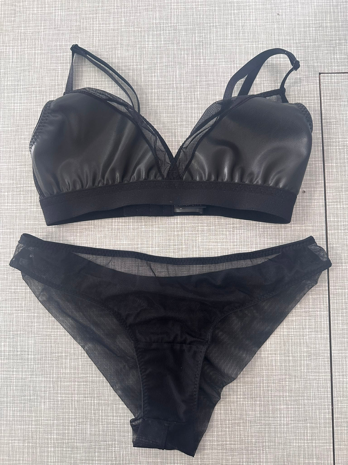Sutien negru cu inserții din tulle Noir Leather – LCD 138